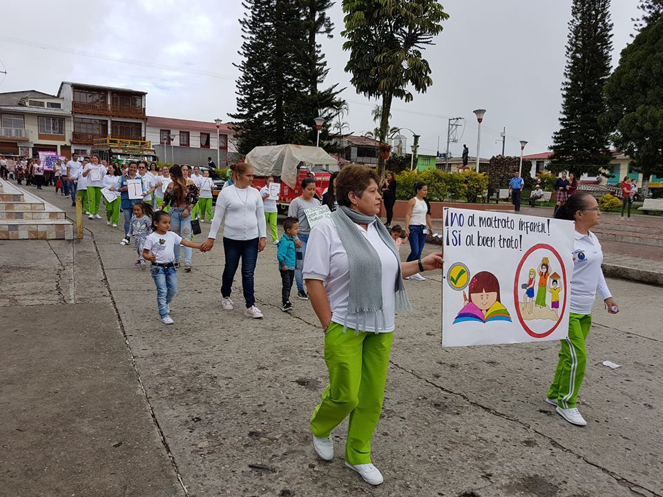 MARCHA POR EL BUEN TRATO DE LOS NI�OS Y LAS NI�AS