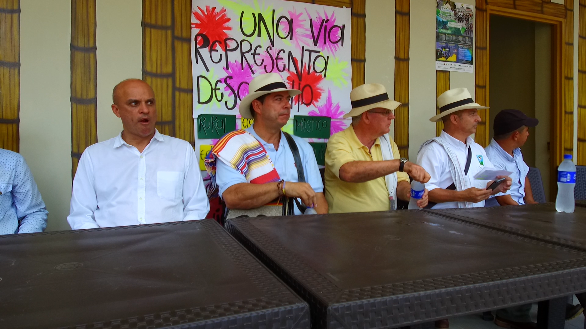 ANTIOQUIA Y CALDAS A�N ANHELAN LA PAVIMENTACI�N DE LA V�A DEL RENACIMIENTO
