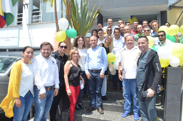 COMENZ� LA ENTREGA DE FIRMAS EN LAS REGISTRADUR�AS DE CALDAS
