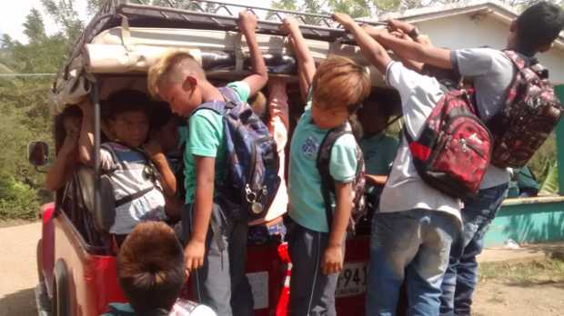 TRANSPORTE ESCOLAR EN CALDAS, UNOS MUNICIPIOS COMO SAMAN� A TIEMPO Y OTROS PEGADOS