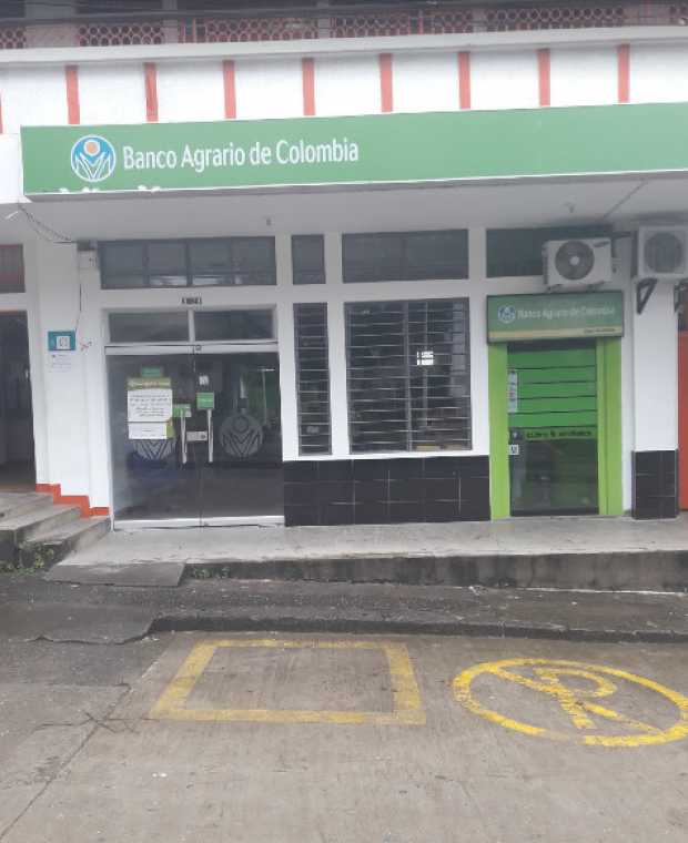 PIDEN A USUARIOS DE VICTORIA QUE DEVUELVAN DINERO QUE LES DIO DE M�S UN CAJERO