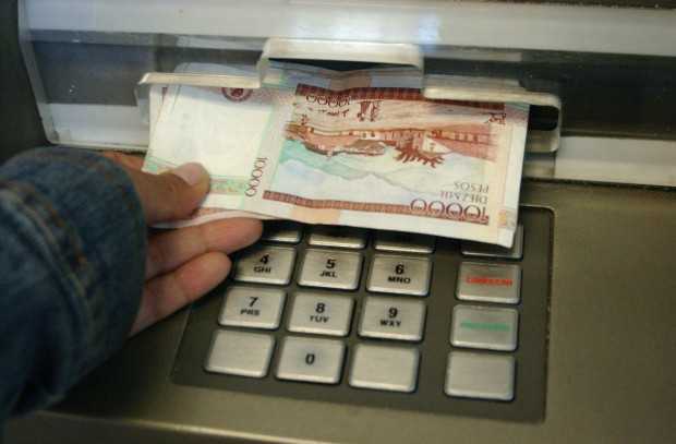 PIDEN A USUARIOS DE VICTORIA QUE DEVUELVAN DINERO QUE LES DIO DE M�S UN CAJERO