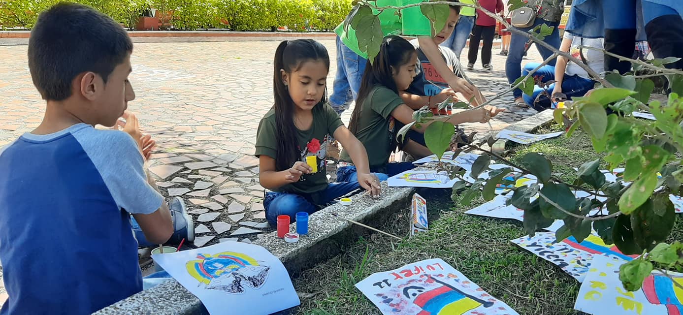 PINTANDO NUESTROS S�MBOLOS PATRIOS