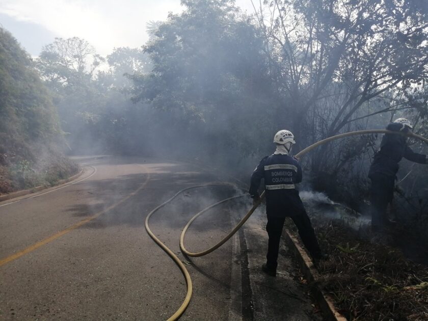 EN NORCASIA LOS BOMBEROS EVITARON UN INCENDIO