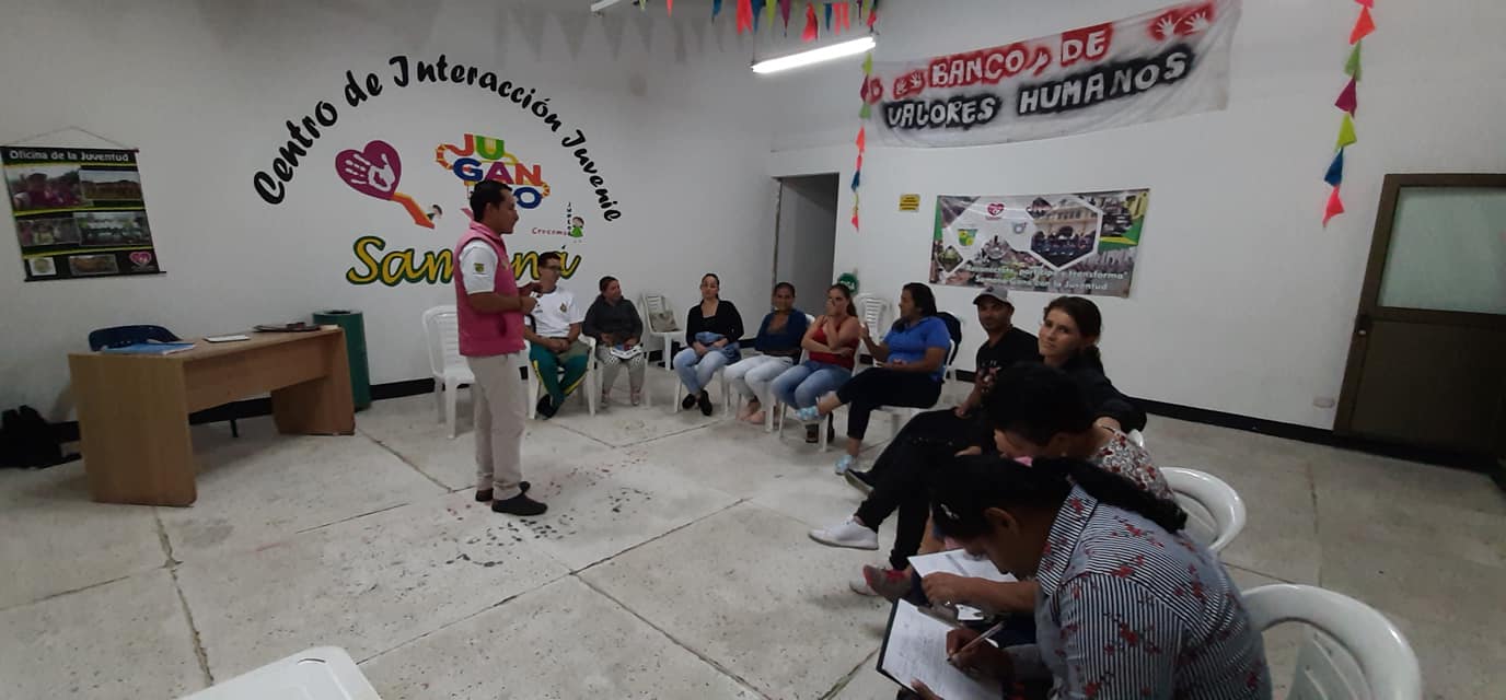 CONVERSATORIO AMENO CON LA OFICINA DE LA JUVENTUD