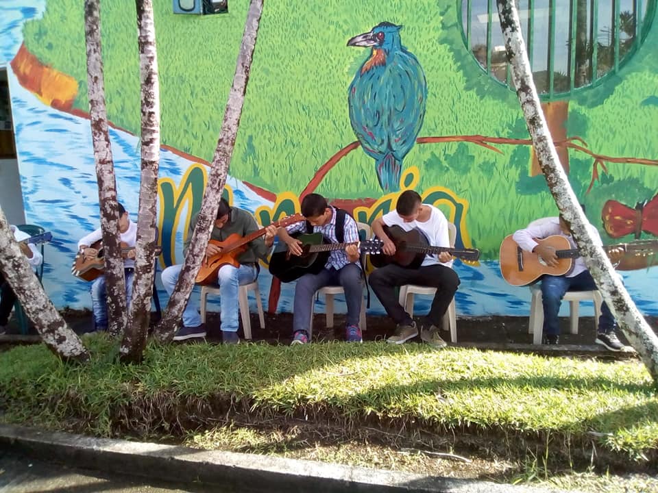 ESCUELA DE FORMACI�N MUSICAL