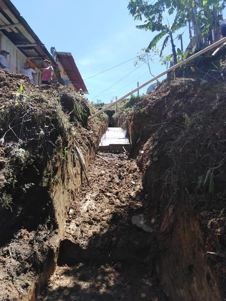 canalizaci�n y construcci�n de pantalla sector la planta
