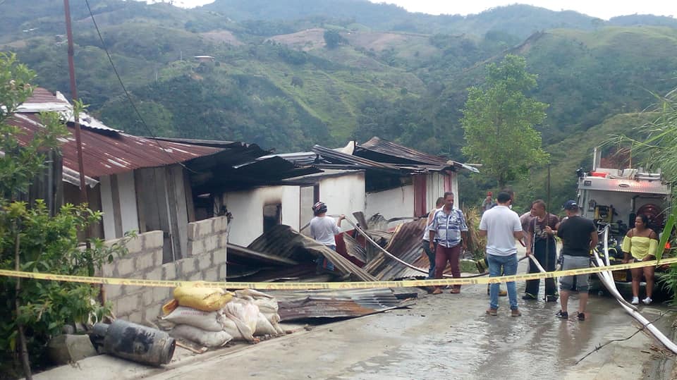 INCENDIO EN SECTOR LA PLATA LUGAR LA ESPERANZA