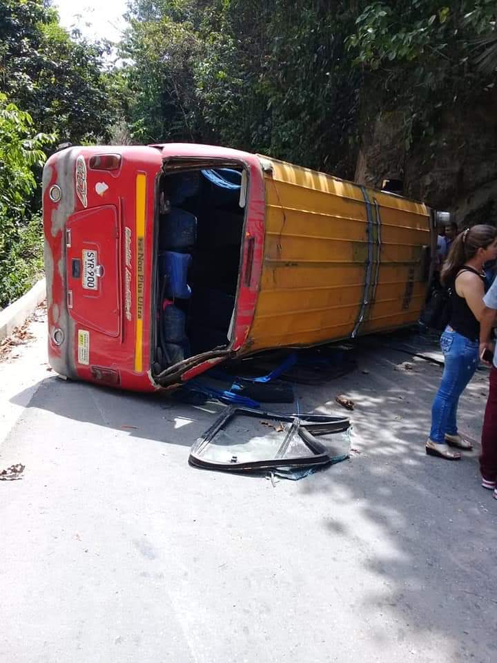 BUS DE R�PIDO TOLIMA VIA FLORENCIA SE VOLTEA