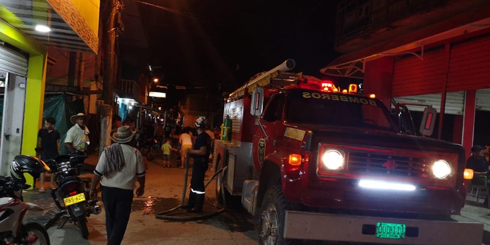 CARRO CISTERNA PARA PROVEER DEL RECURSO H�DRICO A LA POBLACI�N DE SAN DIEGO