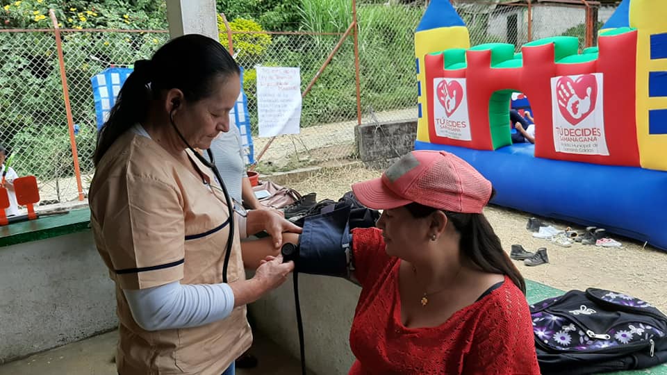 LA VEREDA EL DORADO LA BRIGADA DE SALUD CONTANDO CON LOS SERVICIOS DE CONSULTA POR MEDICINA GENERAL