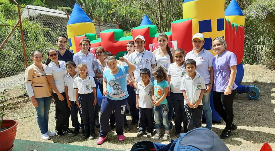 LA VEREDA EL DORADO LA BRIGADA DE SALUD CONTANDO CON LOS SERVICIOS DE CONSULTA POR MEDICINA GENERAL