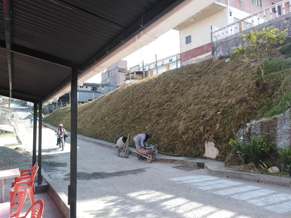 CASA CURAL DEL CORREGIMIENTO DE FLORENCIA CON OBRA DE MITIGACI�N DEL RIESGO