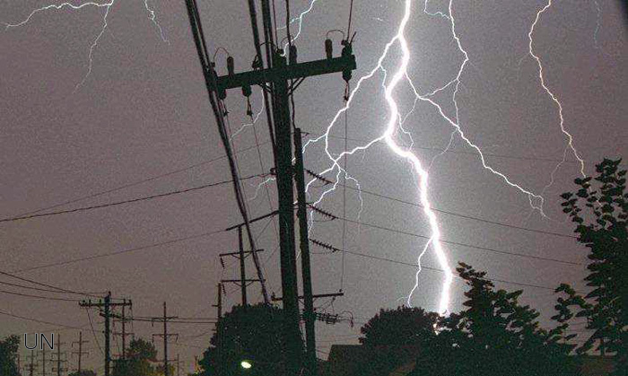 RAYOS Y MALAS PR�CTICAS AFECTAN SERVICIO DE ENERG�A EN SAMAN�
