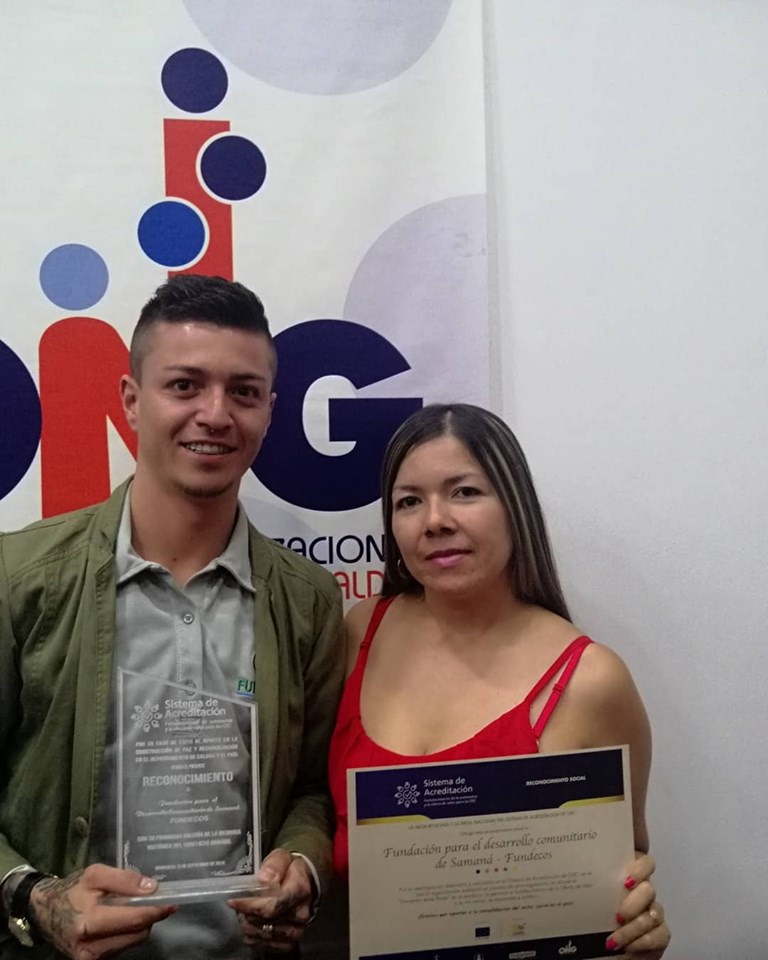 RECONOCIMIENTO POR LAS ONG DE CALDAS Y COLOMBIA EL TRABAJO DE FUNDECOS Y EL APOYO DE RAFAEL ANDR�S RODR�GUEZ RUEDA
