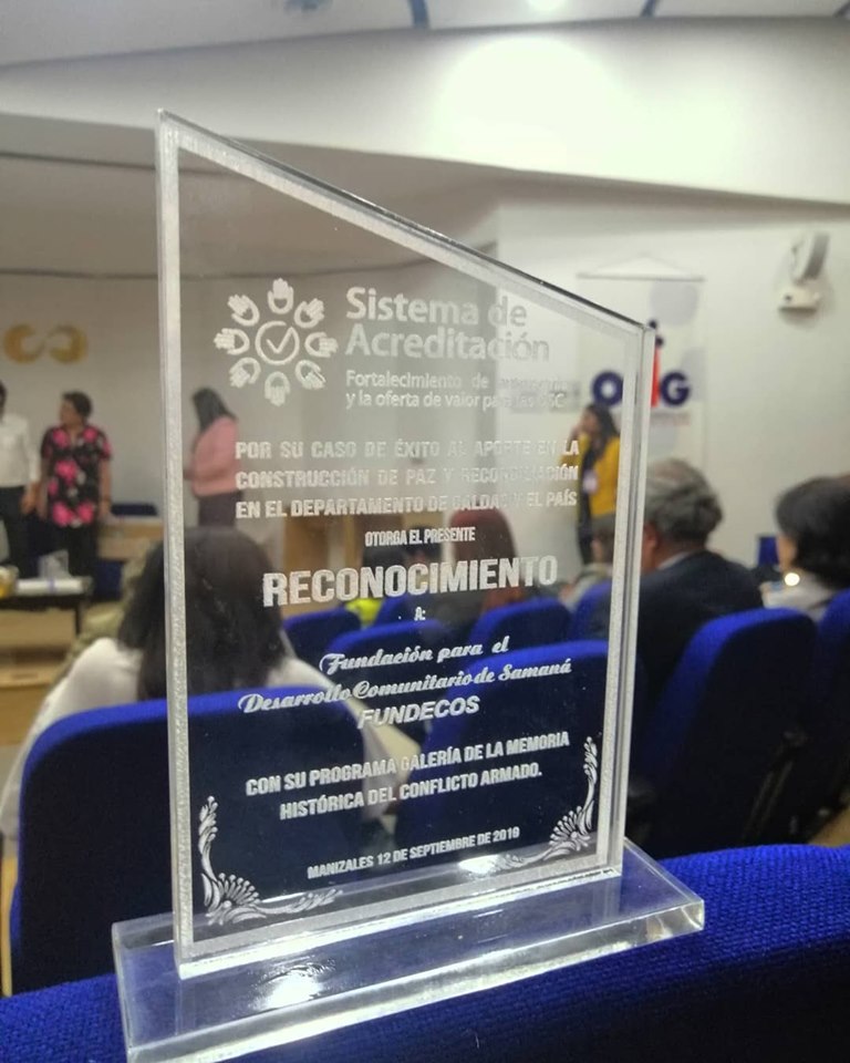 RECONOCIMIENTO POR LAS ONG DE CALDAS Y COLOMBIA EL TRABAJO DE FUNDECOS Y EL APOYO DE RAFAEL ANDR�S RODR�GUEZ RUEDA