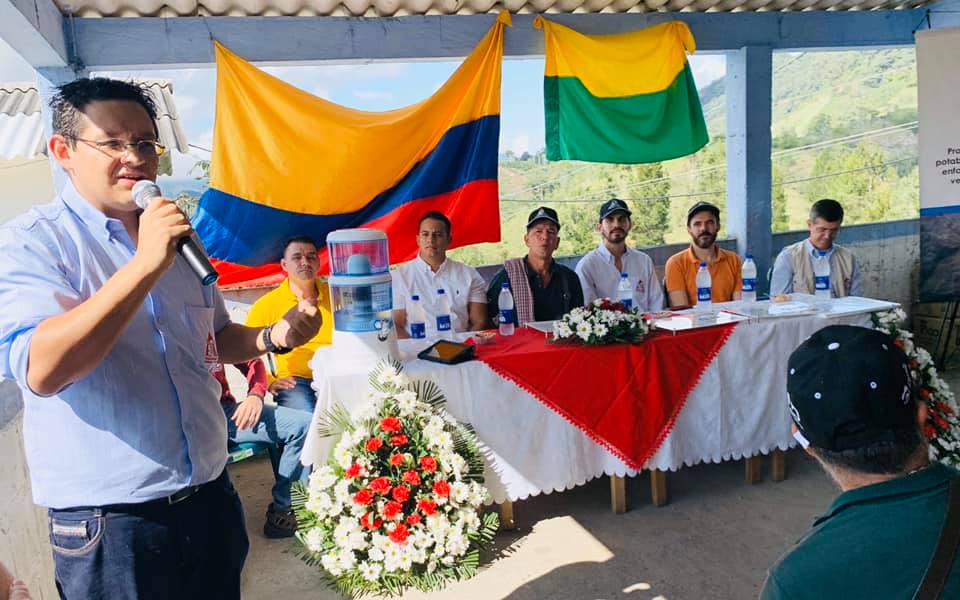 CONSTRUCCI�N DE LOS ACUEDUCTOS DE LAS VEREDAS SANTA RITA Y EL SILENCIO