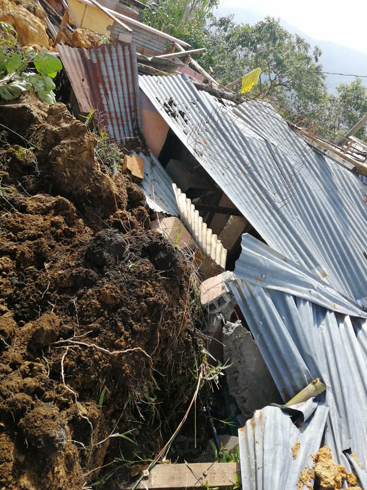 DESLIZAMIENTO DE TIERRA EN EL BARRIO LA PLANTA