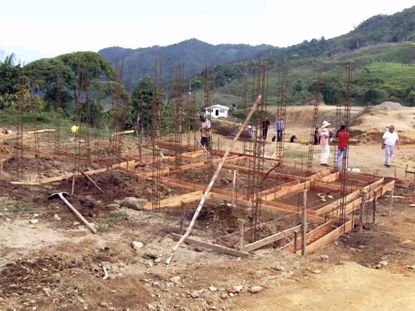 EL PUEBLO QUE SUFRI� A LOS PARASMILITARES Y AHORA RENACE DE LAS CENIZAS