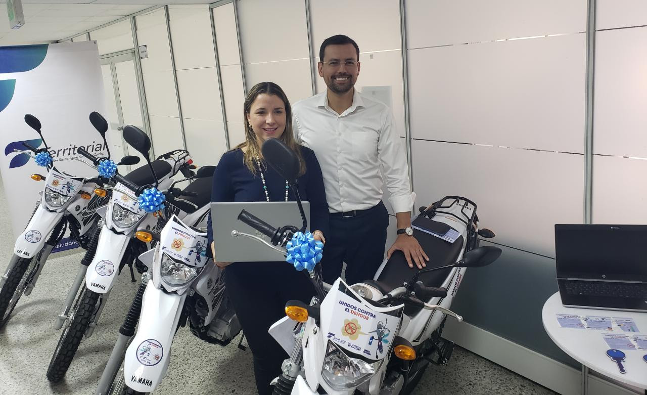 ENTREGA DE EQUIPOS TECNOL�GICOS Y MOTOS