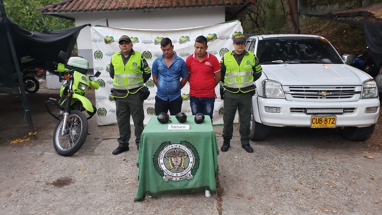 LA POLIC�A CAPTUR� A 2 HOMBRES QUIENES TRANSPORTABAN 6200 GRAMOS DE BASE DE COCA POR LA V�A HONDA- PUERTO BOYAC�.