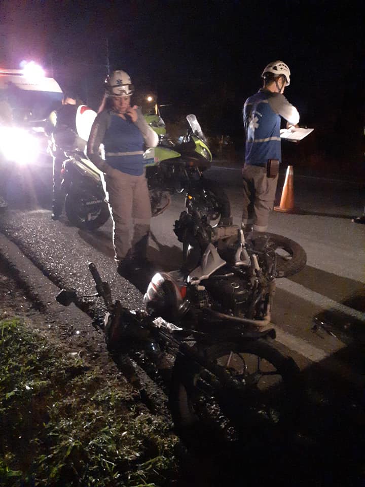 SE ACABA DE PRESENTAR UN ACCIDENTE EN EL KM 87 VIA GUAYABAL- MARIQUITA