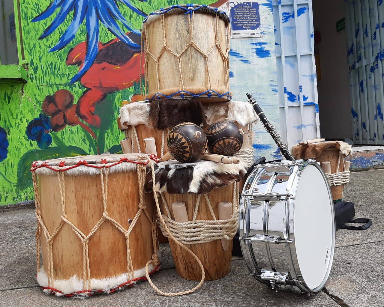 MINISTERIO DE CULTURA HACE ENTREGA DE INSTRUMENTOS MUSICALES