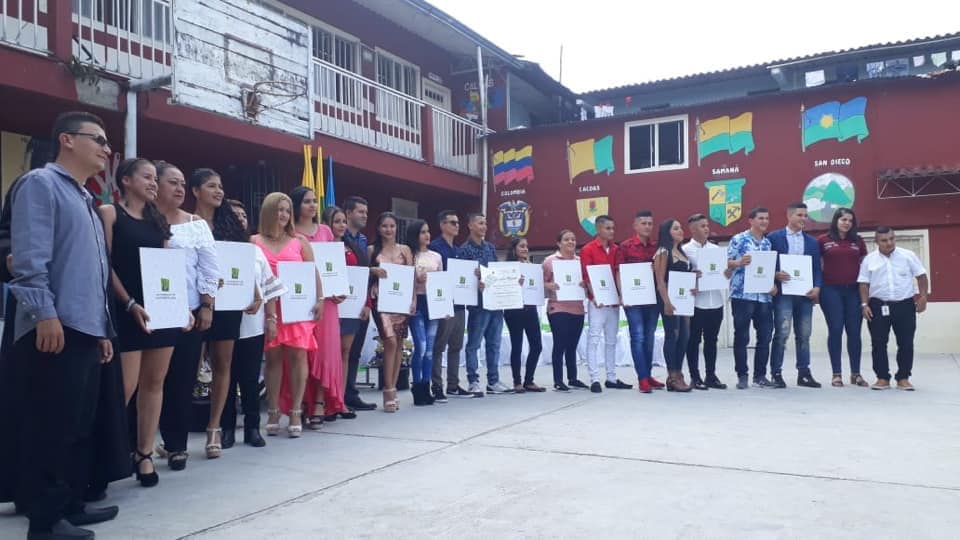 SE GRADUARON COMO T�CNICOS Y TECN�LOGOS DE LA UNIVERSIDAD DE MANIZALES
