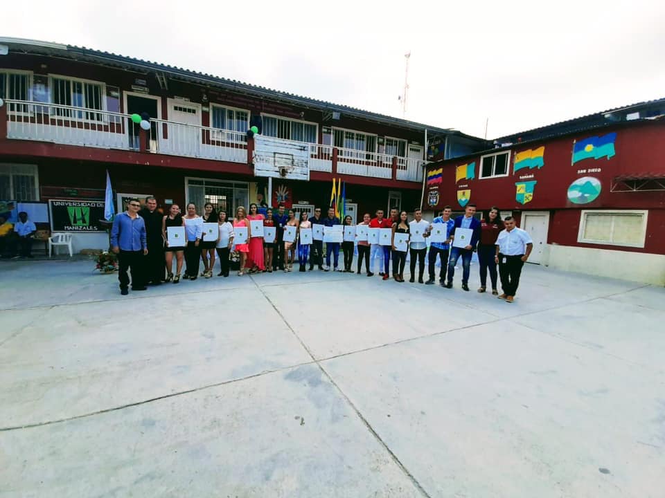 SE GRADUARON COMO T�CNICOS Y TECN�LOGOS DE LA UNIVERSIDAD DE MANIZALES