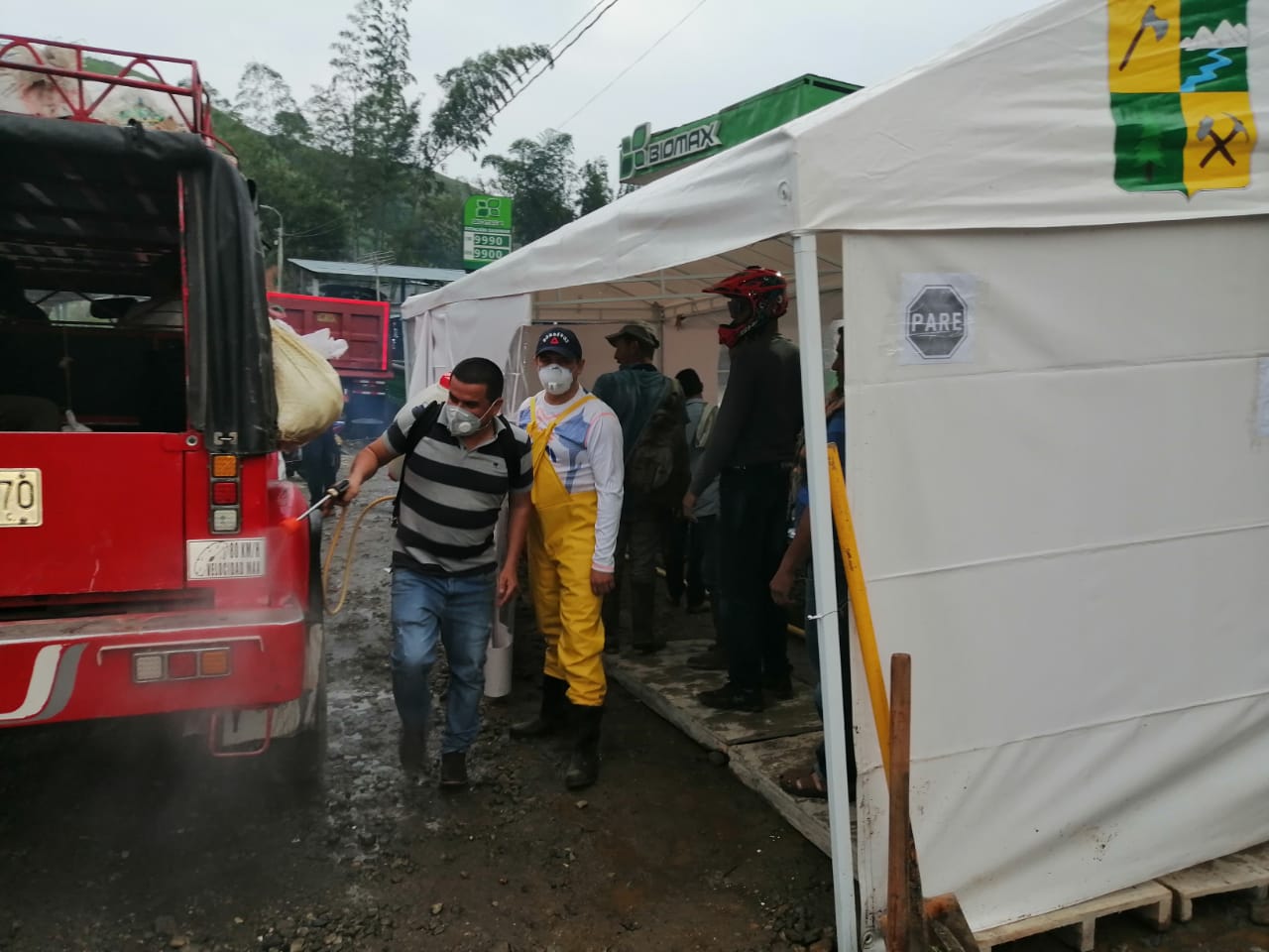 EN LA SALIDA PARA PENSILVANIA SE HA UBICADO UN PUESTO BIEN DOTADO