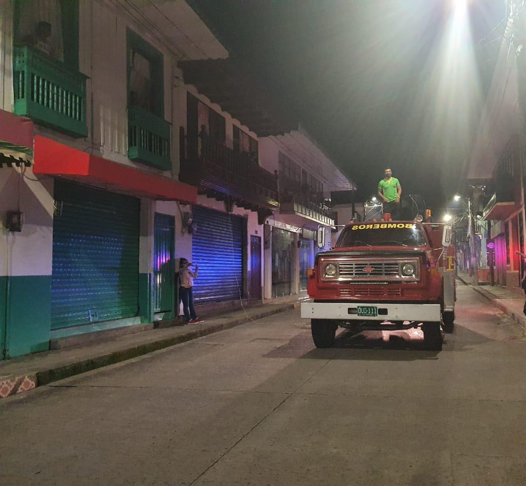 DESDE BALCONES Y VENTANAS EN SAMAN� DISFRUTAN DE LA ACTIVIDAD F�SICA
