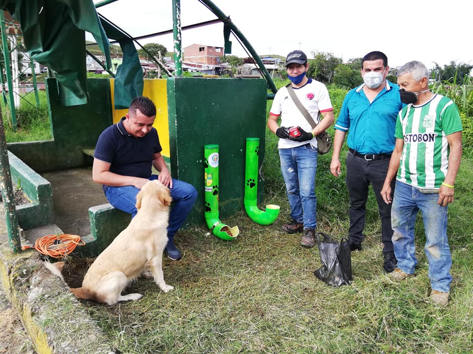 BEBEDEROS Y COMEDEROS PARA ANIMALES DE CALLE