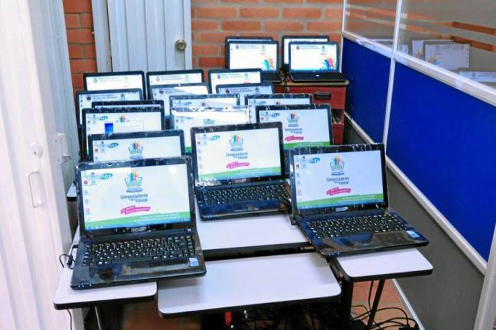  ENTREGAR�N COMPUTADORES EN SAMAN� Y 4   SEDES EDUCATIVAS DE CALDAS