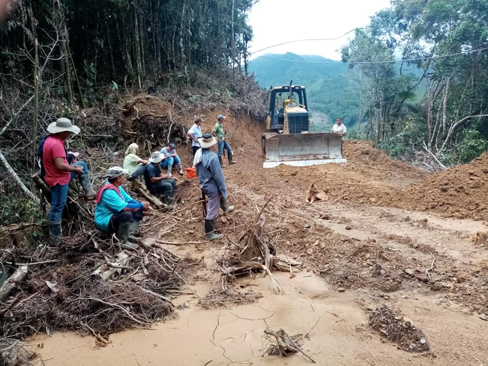 V�AS CARRETEABLES PARA VEREDAS EN FLORENCIA