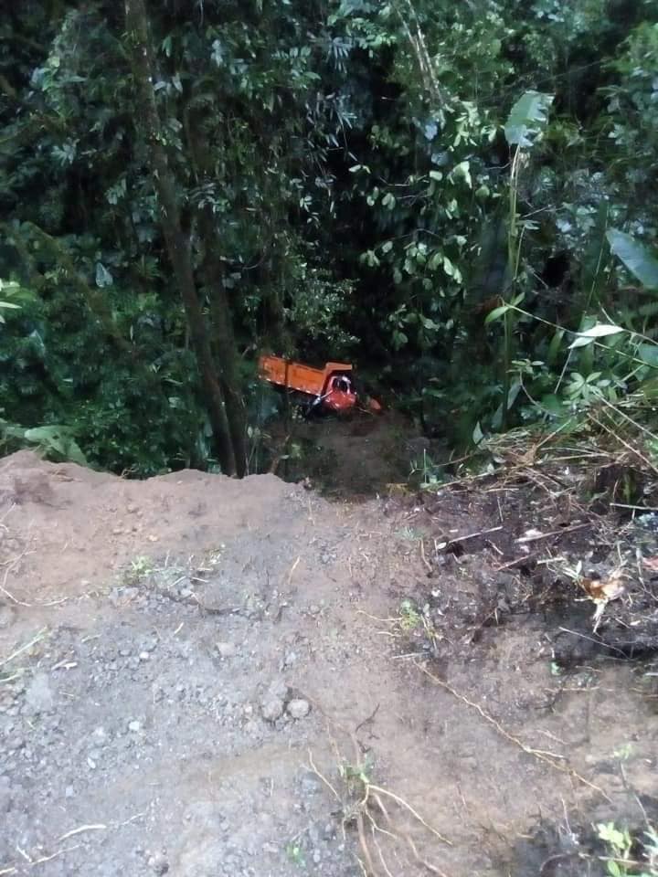 SE RODO VOLQUETA SOBRE LA V�A MANZANARES MARQUETALIA