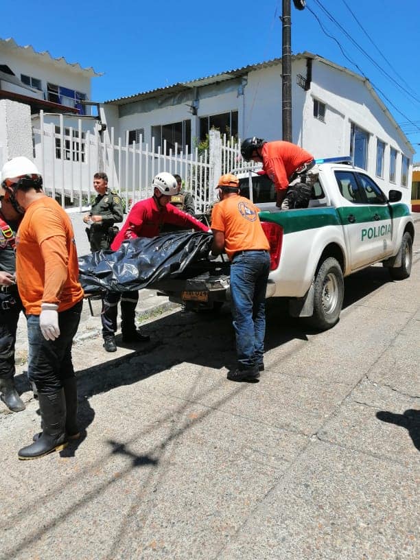 VOLCAMIENTO VEH�CULO  EN LOS CHORROS DE LA MIEL