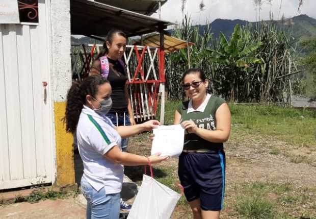 SAMAN� SE MULTIPLICA POR LA EDUCACI�N: PROFES BUSCAN QUE SUS ALUMNOS NO SE ATRASEN