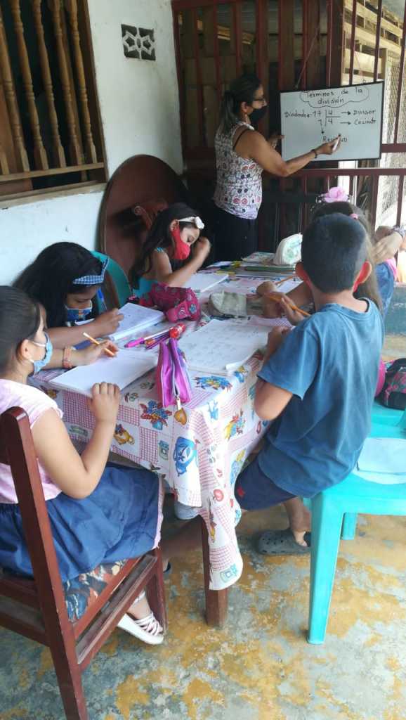 LA MAESTRA EXELMARI Y SU NUEVO HORARIO EN SAN DIEGO