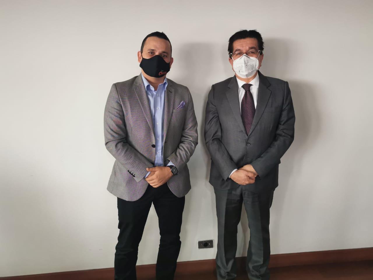 REPRESENTANTE A LA C�MARA ERWIN ARIAS TRABAJANDO POR LA SALUD DE LOS CALDENSES