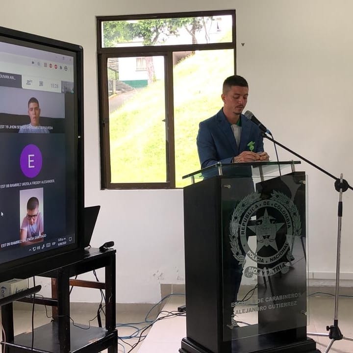 RECONOCIMIENTO POR PARTE DE LA ESCUELA DE CARABINEROS AL SAMANE�O RAFAEL RODRIGUEZ