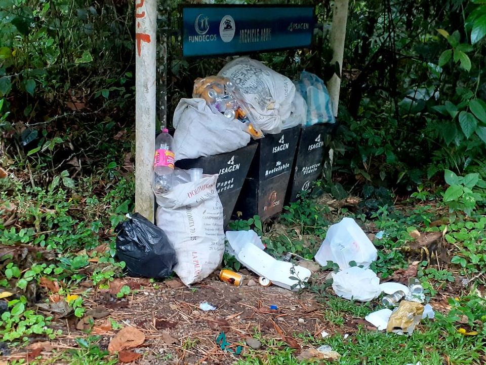 R�O LA MIEL Y TASAJOS. FUERON VISITADOS POR M�S DE 800 PERSONAS EN M�S DE 100 VEH�CULOS