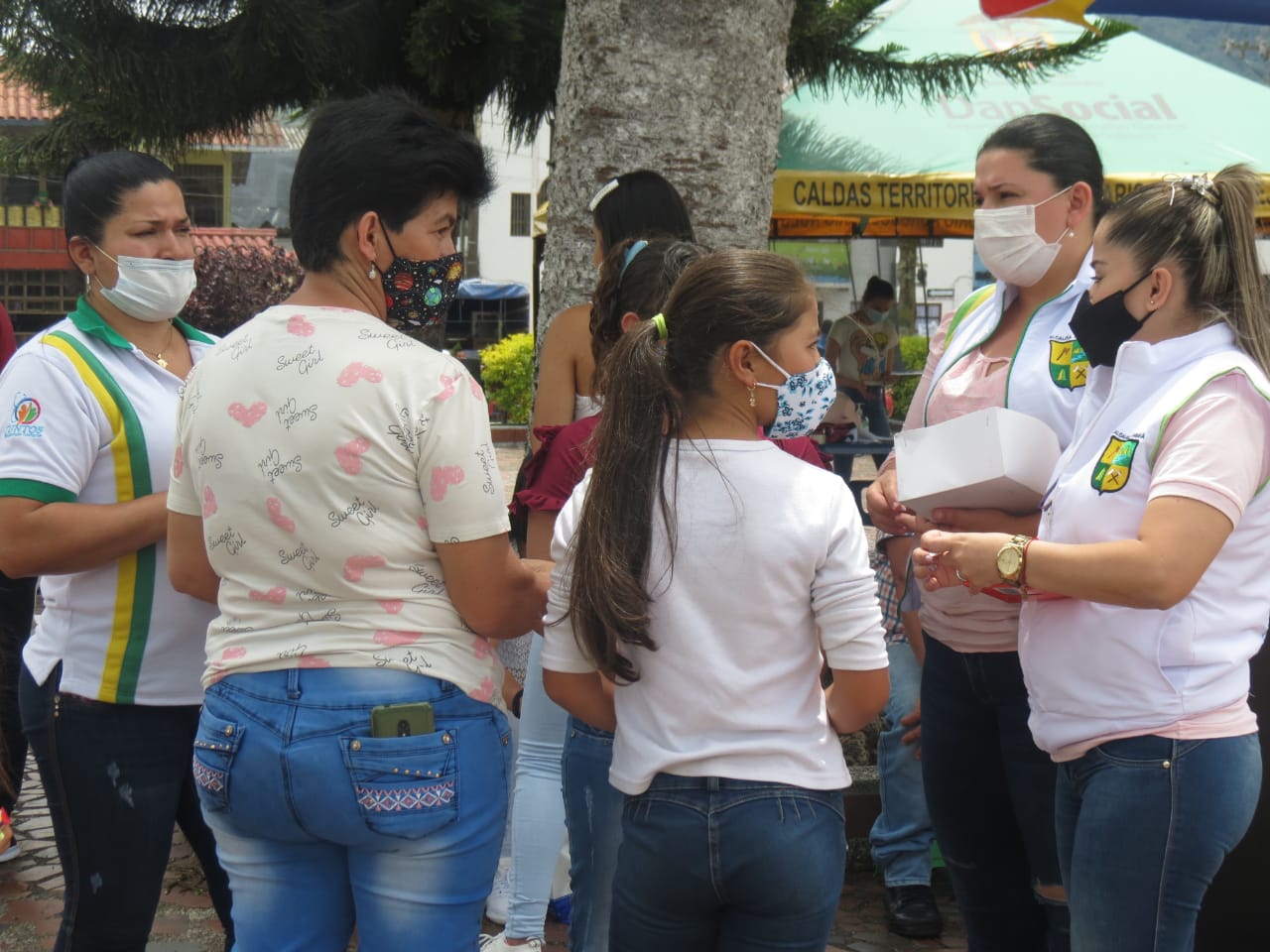 CAMPA�A DE SENSIBILIZACI�N CONTRA EL  C�NCER DE SENO