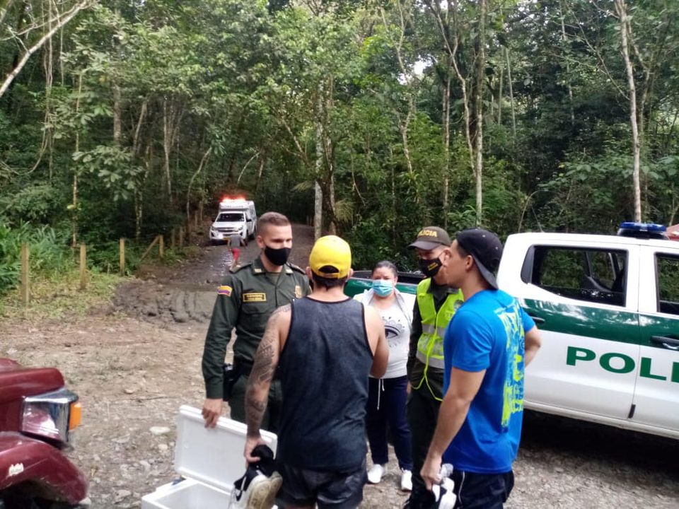 IMPONEN M�S DE 20 COMPARENDOS A PERSONAS EN EL RIO TASAJO