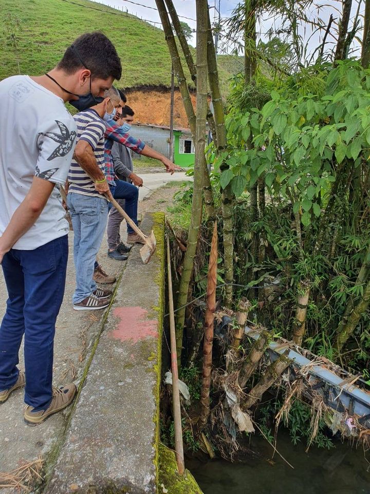 DISE�OS PARA LA CONSTRUCCI�N DE ACUEDUCTO Y ALCANTARILLADO EN EL SECTOR DE LOS TALLERES