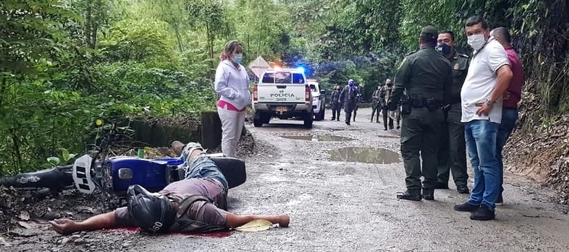 HACE MINUTOS JOVEN FUE ASESINADO EN LA V�A VICTORIA- SAMAN�