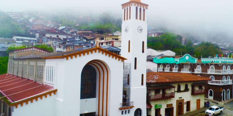 MUJER PERDI� TUTELA CONTRA CAMPANAS DE IGLESIA DE PENSILVANIA QUE LE CAUSAN 