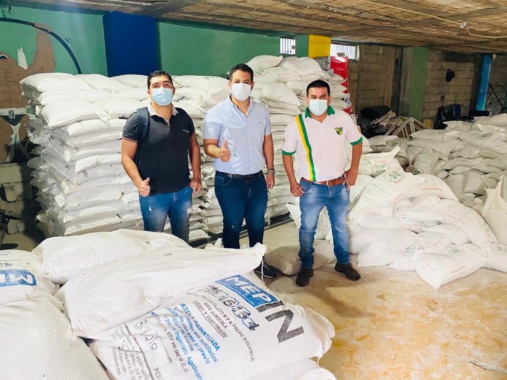 INSUMOS Y SEMILLAS A LAS 383 FAMILIAS BENEFICIADAS EN EL CONVENIO DE SEGURIDAD ALIMENTARIA 