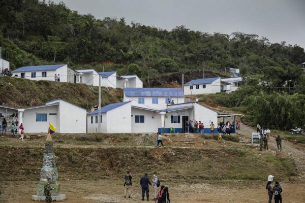 LA VIDA EN EL CONGAL, PUEBLO AL QUE PARAMILITARES LE PRENDIERON FUEGO