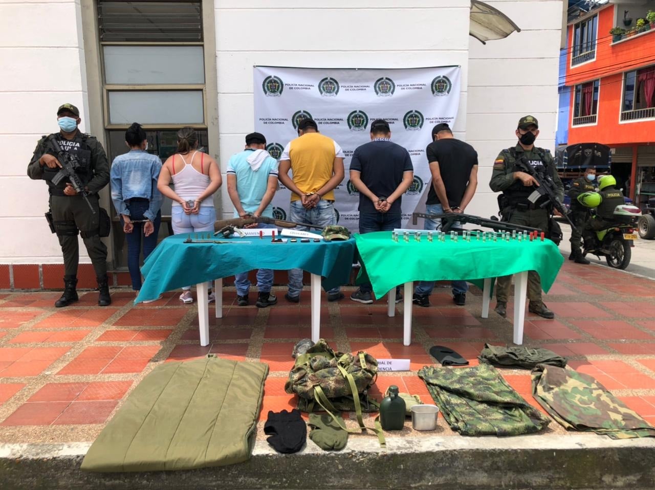 LOS MARQUETE�OS EXTORSIONABAN EN MARQUETALIA Y SAMAN�