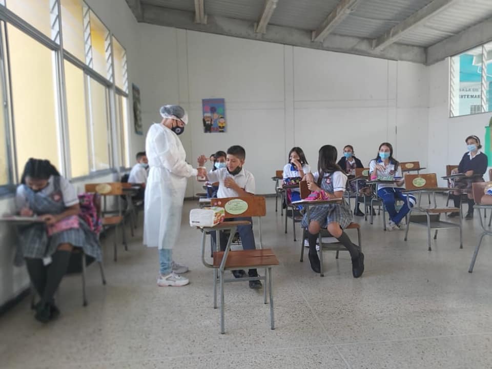 CAMPA�A DE  DESPARASITACI�N A M�S DE 200 NI�OS Y NI�AS DE 5 A 14 A�OS
